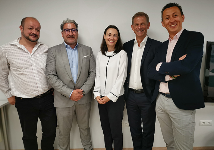 foto noticia EET Europarts distribuirá los productos de Philips Professional Display.